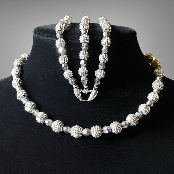 VTG Crown Trifari Silver Tone Textured Metal Beaded Choker Bracelet Boxed Set - Picture 1 of 14
